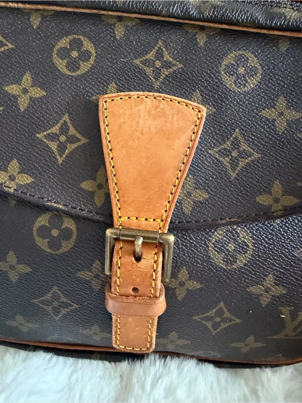 Louis Vuitton Monogram Jeune Fille GM crossbody